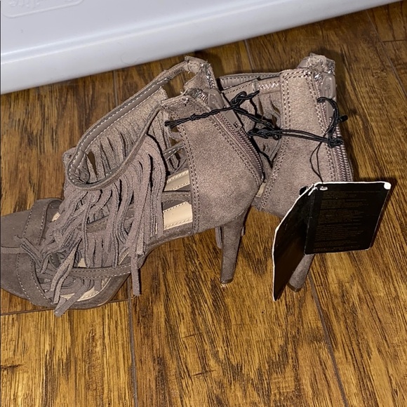 F21 Taupe Fringe heels- NWT - Picture 5 of 5